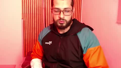 cris         Twitter magnum101010 insta magnumc20 online show from January 12, 10:48 pm