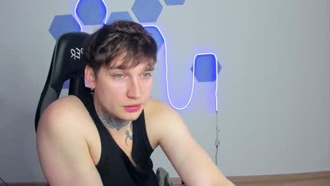 Snapshot of chris_tyson chatting on December 7, 6:59 pm Chris Tyson online show from December 7, 6:59 pm