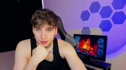 Snapshot of chris_tyson chatting on February 13, 7:56 am Chris Tyson online show from February 13, 7:56 am