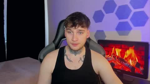 Snapshot of chris_tyson chatting on February 19, 10:12 am Chris Tyson online show from February 19, 10:12 am