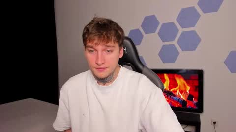 Snapshot of chris_tyson chatting on October 13, 4:18 pm Chris Tyson online show from October 13, 4:18 pm