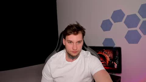 Chris Tyson online show from May 1, 10:14 pm