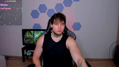 Snapshot of chris_tyson chatting on July 23, 6:44 am Chris Tyson online show from July 23, 6:44 am