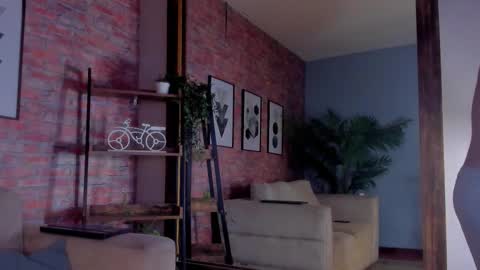 Chris Varden online show from March 19, 7:40 pm