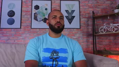 Snapshot of chris_varden chatting on May 28, 2:31 am Chris Varden online show from May 28, 2:31 am