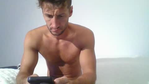 Snapshot of chrisaron chatting on September 28, 3:12 am chrisaron online show from September 28, 3:12 am