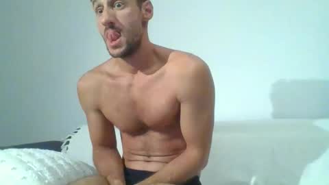 Snapshot of chrisaron chatting on September 30, 3:22 am chrisaron online show from September 30, 3:22 am