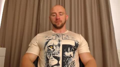 chrisbigbiceps online show from May 10, 3:50 pm