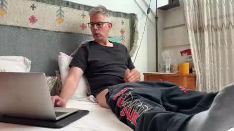 ChrisFtlvr online show from April 24, 3:03 pm