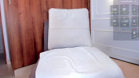 Chrishell online show from December 6, 1:51 am