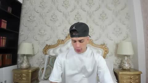 Chris online show from December 1, 7:30 pm