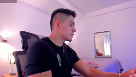 Snapshot of chrismorgan24 chatting on October 10, 4:17 pm chrismorgan24 online show from October 10, 4:17 pm