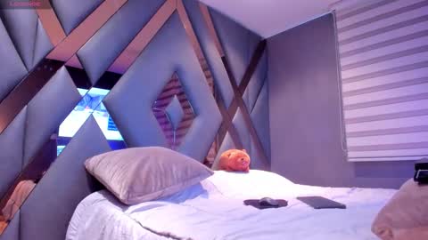 chrismorgan24 online show from November 18, 6:34 pm