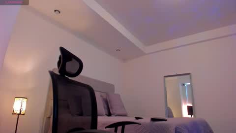 chrismorgan24 online show from March 20, 3:28 pm