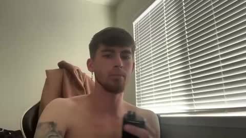 Snapshot of chrisoncam01 chatting on October 17, 8:11 pm chrisoncam01 online show from October 17, 8:11 pm