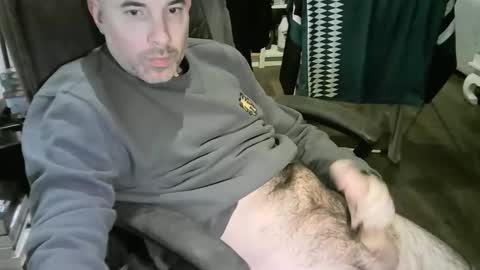 Snapshot of chrisprngr chatting on December 17, 6:03 pm chrisprngr online show from December 17, 6:03 pm