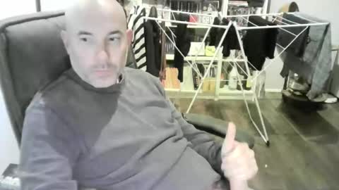 chrisprngr online show from May 5, 9:34 pm