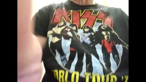 Snapshot of chrispycum chatting on December 5, 12:11 pm Chris online show from December 5, 12:11 pm