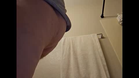 Snapshot of chrispycum chatting on December 16, 3:30 am Chris online show from December 16, 3:30 am