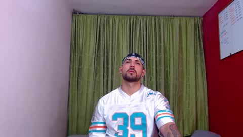 chriss_james online show from October 31, 1:06 am
