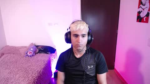 Christian Wang online show from March 9, 8:57 pm