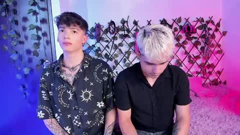 Christian Wang online show from April 2, 9:23 pm