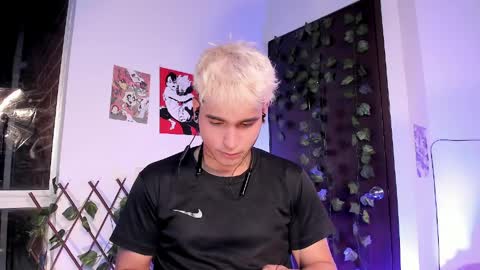 Christian Wang online show from April 4, 11:35 pm