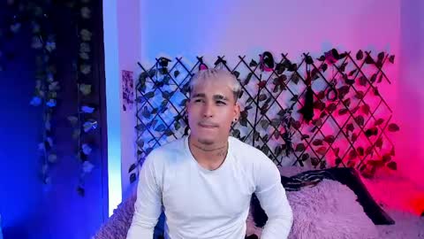 Christian Wang online show from April 12, 10:59 pm