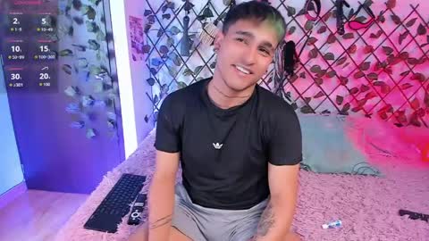 Snapshot of chriss_wg_ chatting on April 26, 7:00 pm Christian Wang online show from April 26, 7:00 pm