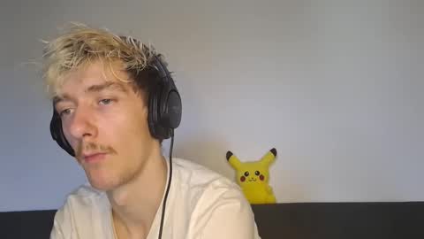 Christopher online show from October 25, 4:53 am