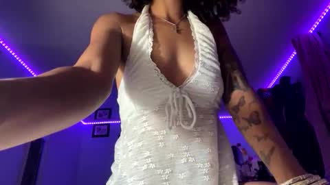 Snapshot of chrissywizzy chatting on May 18, 5:24 am chrissywizzy online show from May 18, 5:24 am
