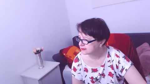Snapshot of christarose chatting on December 8, 2:19 pm Christa online show from December 8, 2:19 pm