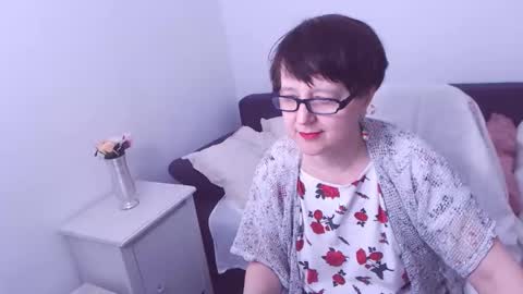 Snapshot of christarose chatting on December 15, 1:13 am Christa online show from December 15, 1:13 am
