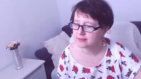 Snapshot of christarose chatting on December 15, 4:40 am Christa online show from December 15, 4:40 am