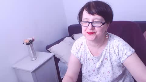 Snapshot of christarose chatting on December 16, 1:10 am Christa online show from December 16, 1:10 am