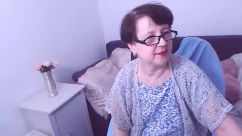 Snapshot of christarose chatting on December 21, 1:26 am Christa online show from December 21, 1:26 am