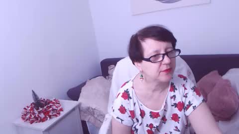 Snapshot of christarose chatting on December 22, 3:44 pm Christa online show from December 22, 3:44 pm
