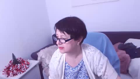 Snapshot of christarose chatting on January 1, 10:24 pm Christa online show from January 1, 10:24 pm