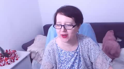 Snapshot of christarose chatting on January 5, 6:24 pm Christa online show from January 5, 6:24 pm