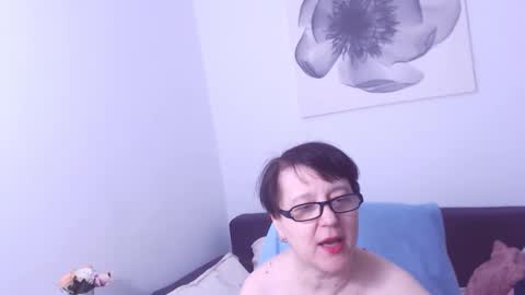 Snapshot of christarose chatting on January 10, 7:11 pm Christa online show from January 10, 7:11 pm