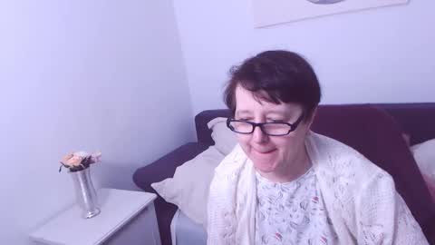 Snapshot of christarose chatting on January 12, 2:24 am Christa online show from January 12, 2:24 am