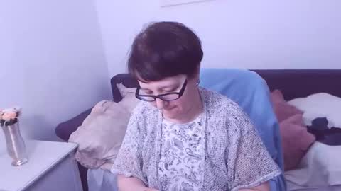Snapshot of christarose chatting on January 19, 5:39 pm Christa online show from January 19, 5:39 pm