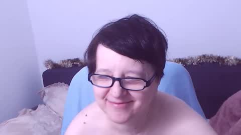 Christa online show from December 14, 2:22 pm