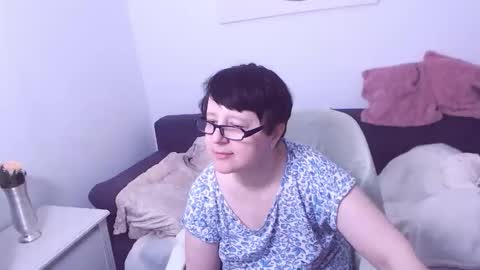 Christa online show from February 8, 1:03 pm