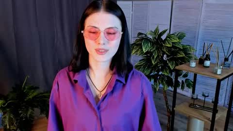 christaschrecongost online show from March 4, 6:14 pm