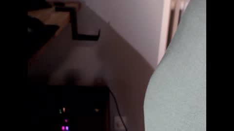 Snapshot of christianmdk chatting on January 19, 8:18 am Chris online show from January 19, 8:18 am