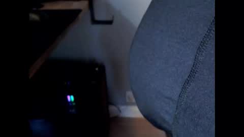 Snapshot of christianmdk chatting on October 12, 7:29 am Chris online show from October 12, 7:29 am