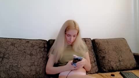 christihanson online show from December 5, 10:02 am