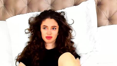 christinaconte online show from February 27, 1:38 am