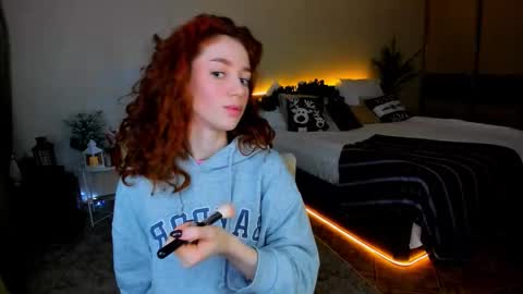 christinaconteeree online show from December 20, 3:24 am